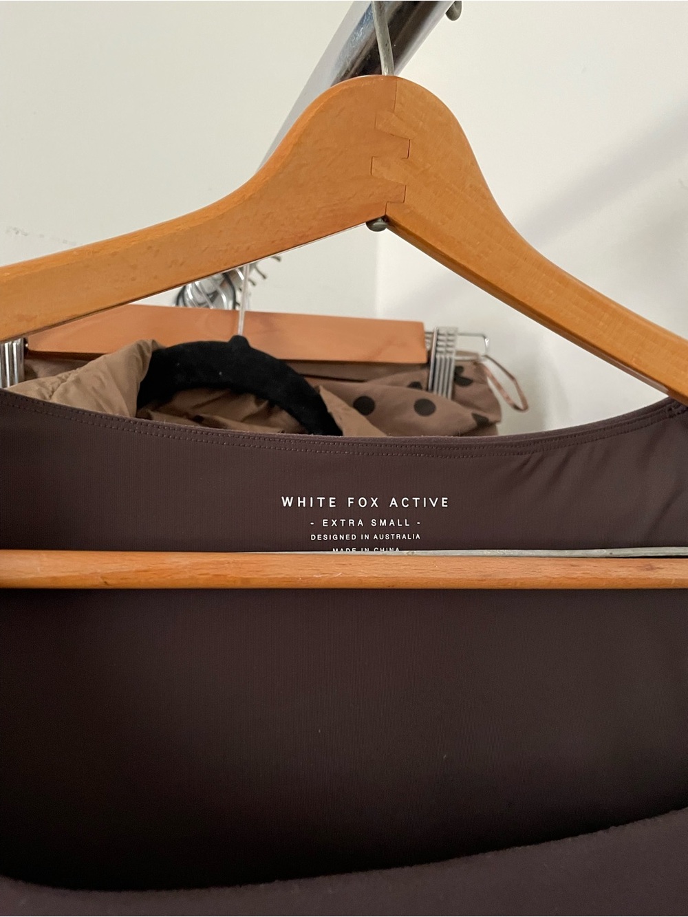 White Fox Boutique Brown Active Crop Top - Picture 2 of 2